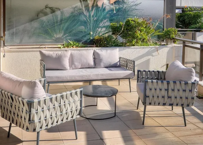 Ref 1174 - With Sea View Cannes