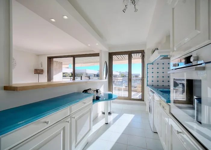 Ref 1174 - With Sea View