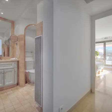 Ref 1174 - With Sea View בית נופש *