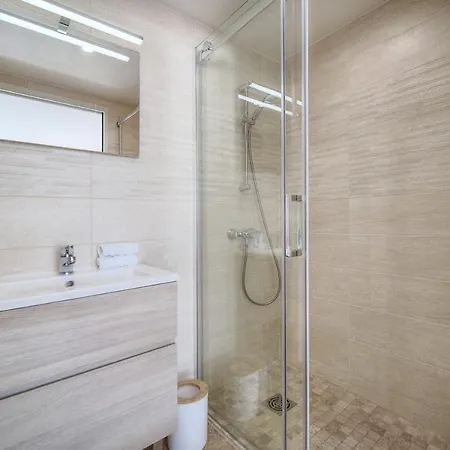 Holiday home Ref 1174 - With Sea View